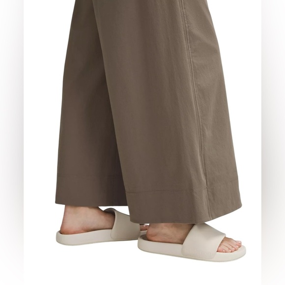 LULULEMON Stretch Woven Wide Leg High Rise Crop Pant in nomad - Picture 3 of 12